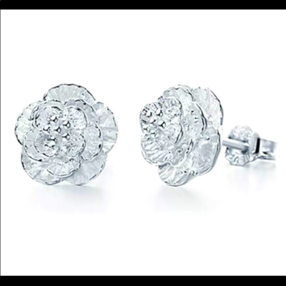 New!! Exquisite 925 Silver Rose Earrings. - Picture 4 of 5